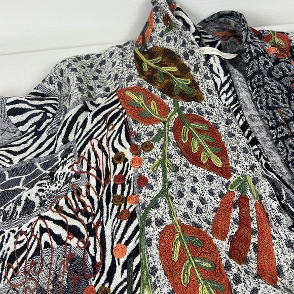 Soft Surroundings Jacket Cardigan Size L/XL Embroidered Open Front Animal Leaf - Picture 14 of 16